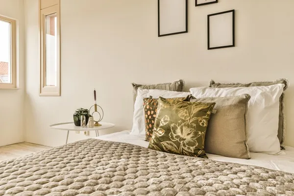 Sypialnia w kolorze beżowym